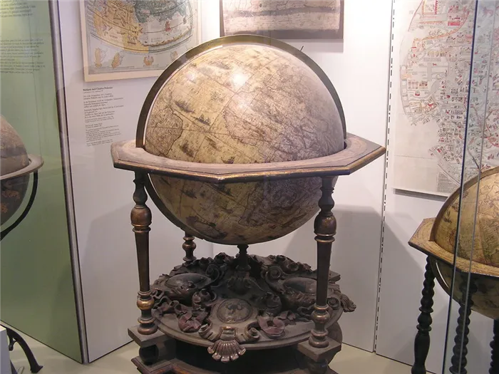 первый в мире глобус