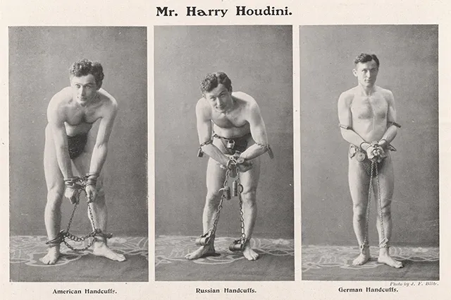 Гарри Гудини в наручниках разных видов.