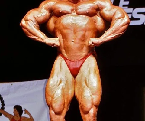 Дориан Йейтс. Монстр массы из 90-х. 121 кг сухих мышц, он закончил золотую эру в бодибилдинге