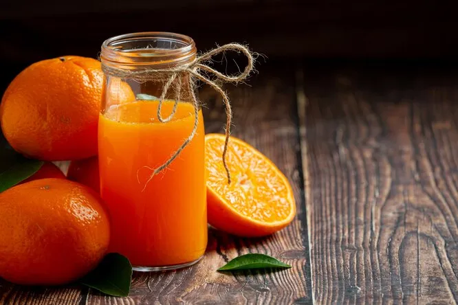 4 причины, почему лучше есть фрукты, чем пить фруктовый сок