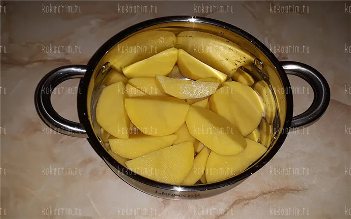 Фото 4 как варить картошку в кастрюле
