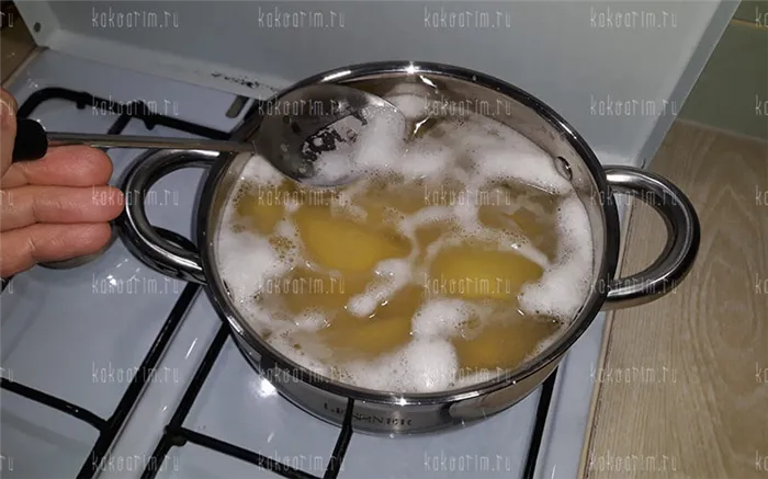 Фото 7 как варить картошку в кастрюле