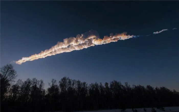 След от падения метеорита в Челябинске