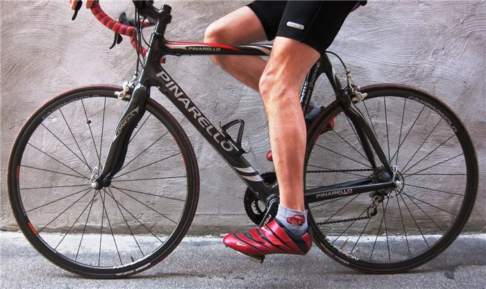 Почему нужно поддерживать давление внутри колес велосипеда | Как накачать колесо велосипеда без насоса