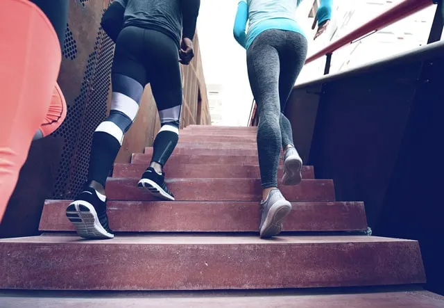 Бег по лестнице: рекомендации и план тренировок